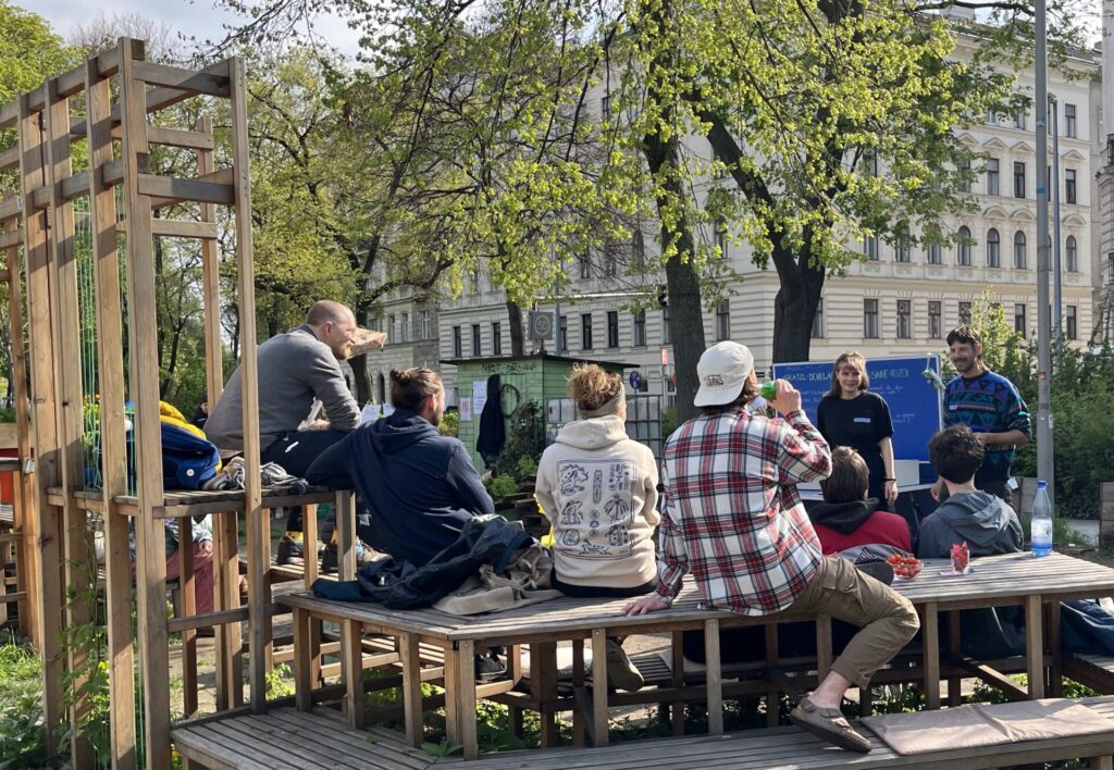 Gesprächsrunde im Alsergarten